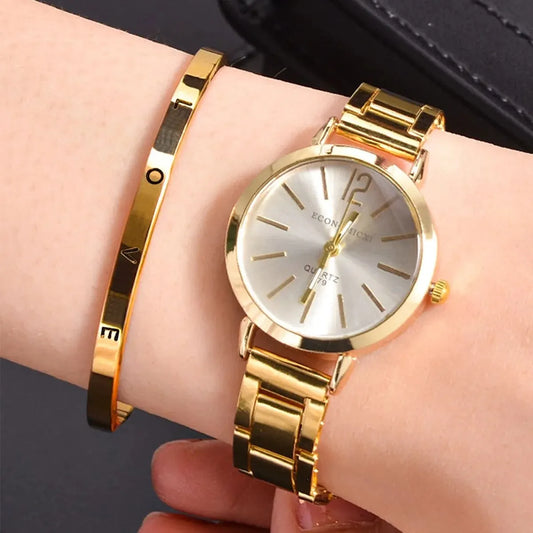 Ensemble de montre dorée élégante avec bracelet